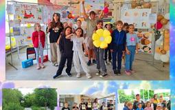 Участники игры, разделившись на команды, выполняли разнообразные задания на станциях: «Знатоки», «Игроград», «Вернисаж», «Спортивная», «Музыкальная мозаика». 