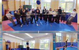 Педагоги дополнительного образования МБОУ ДО ДЮЦ провели спортивное мероприятие по перетягиванию каната, в котором приняли участие дети разных объединений.