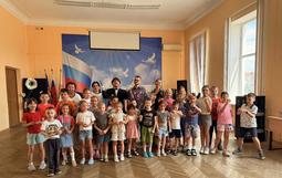 В МБОУ ДО ДЮЦ прошло захватывающее мероприятие «Удивительный мир фокусов».