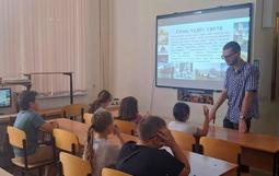 В МБОУ ДО ДЮЦ педагог дополнительного образования М.Н. Гавря провел мероприятие с показом презентации «Чудеса света».