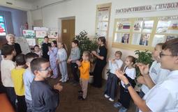 В МБОУ ДО ДЮЦ педагог-организатор Л.Н. Борисенко провела беседу «Мой любимый учитель».