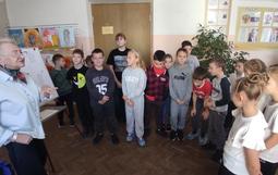 В МБОУ ДО ДЮЦ педагог - организатор Л.Н. Борисенко провела литературную мастерскую по теме «Главное правило».