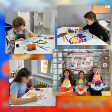 Юные художники с большим желанием подошли к созданию своих работ, отразив в них понимание важности единства и сплоченности нашего народа.