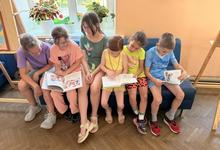 Ребята прочли проникновенные стихи, посвященные подвигу народа в годы войны, а также вслух зачитывали отрывки из книг о Великой Отечественной войне.