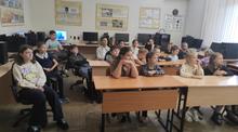 В МБОУ ДО ДЮЦ в рамках программы «СОЦИО» прошло мероприятие «Чат- боты: как они понимают вопросы и почему иногда ошибаются?».